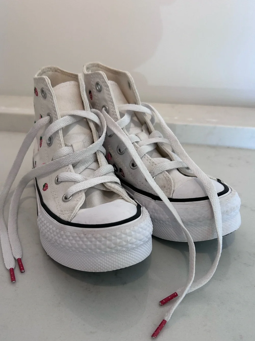 CONVERSE CHUCK TAYLOR LIFT STRAWBERRY HIGH-TOP SNEAKERS, Like New, Size 13Y